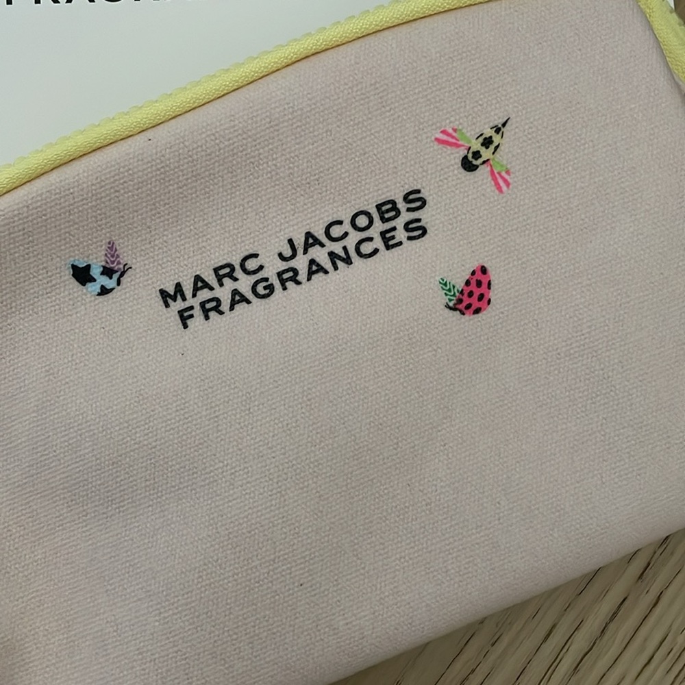 Marc Jacobs Fragrances makeup pouch - Picture 2 of 9